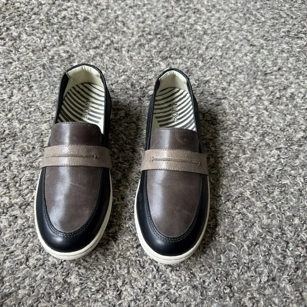 TAOS Women's Upward Slip-on Loafers Shoes black/brown Size 8 NEW